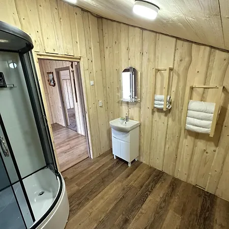 трембіта з сауною та чаном Villa