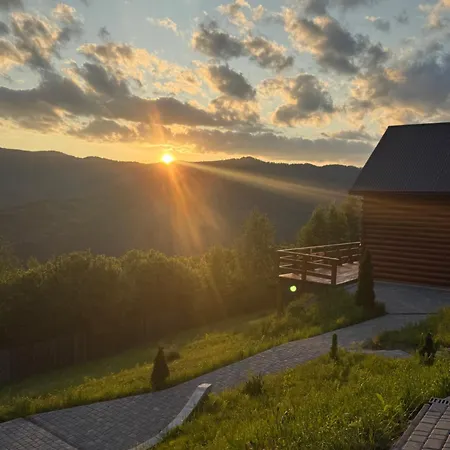 трембіта з сауною та чаном Villa Rachiw